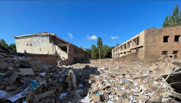 Загарбники за добу обстріляли чотири райони Харківщини, є руйнування