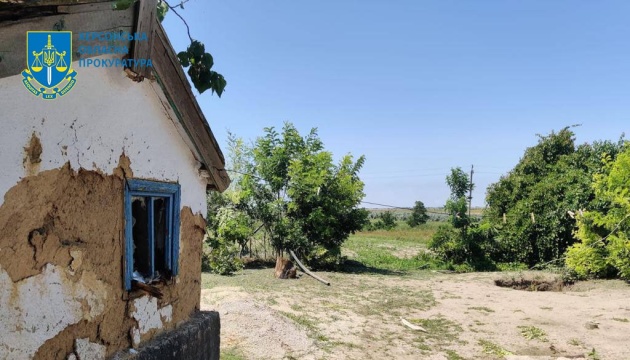 Russian troops shell village in Kherson region, woman injured