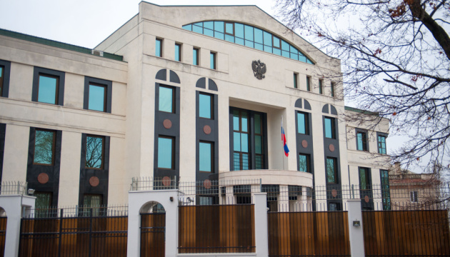 Консульський відділ посольства Росії у Молдові призупиняє прийом відвідувачів