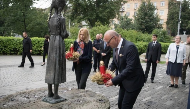 Кондратюк та глава МЗС Хорватії вшанували пам'ять жертв Голодомору