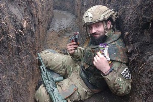 У Полтаві невідомі пошкодили скульптуру на честь загиблого воїна Юліана Матвійчука
