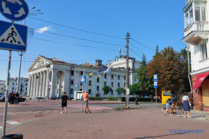 Ukraine : L'UNESCO s’engage à soutenir les efforts de réhabilitation du centre historique de Tchernihiv