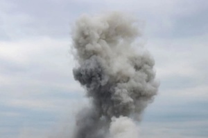 У Севастополі - вибухи, над бухтою здіймається дим