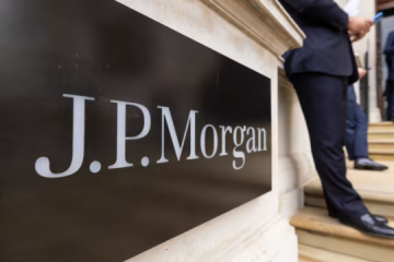 JPMorgan stops processing payments for Russian grain exports