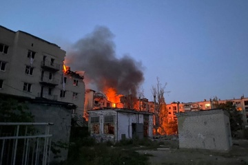 ロシア軍、東部ドネツィク州ポクロウシクの集合住宅をミサイルで攻撃　民間人５名死亡
