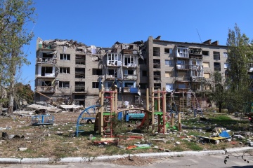 ウクライナ東部ポクロウシクからさらに民間人８人と犬避難