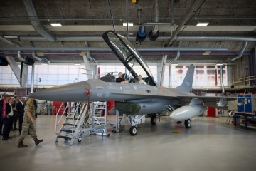 Dinamarca entregará 19 aviones de combate F-16 a Ucrania