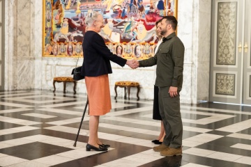 Wolodymyr und Olena Selenski treffen dänische Königin Margrethe II.