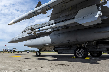 Ukrainische Piloten beginnen in Dänemark mit Ausbildung an F-16 