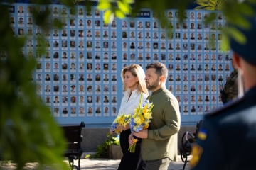 President, First Lady honor memory of fallen defenders of Ukraine