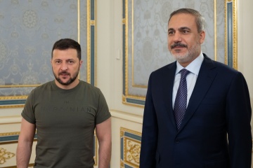 Le ministre turc des Affaires étrangères se rend en Ukraine pour une visite officielle 