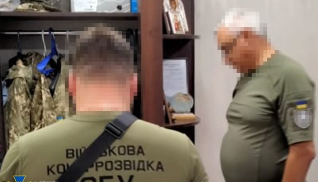 В Одесі викрили військового чиновника, який вимагав «відкати» за ремонт казарм
