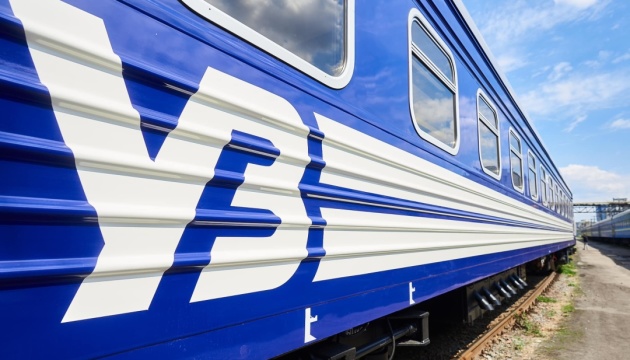 Укрзалізниця замовила на Крюківському заводі ще 22 пасажирських вагони