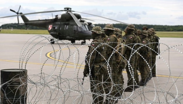 Польща відправила до східного кордону бойові гелікоптери