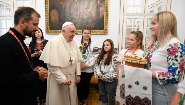 Папа Римський вибачився перед молоддю, що не може вплинути на ситуацію в Україні