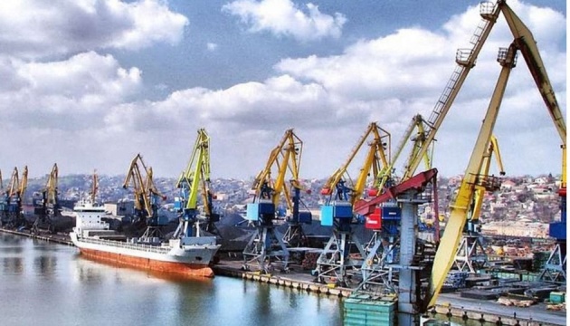 Україна оголосила тимчасові маршрути для торговельних суден, що йдуть з її портів