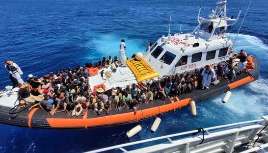Поблизу берегів Італії затонули два човни з мігрантами, щонайменше двоє загиблих