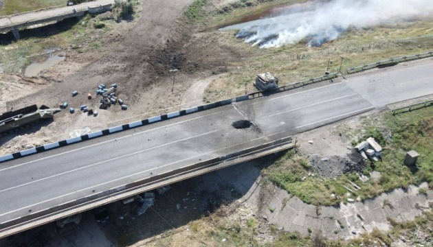 Загарбники закрили Чонгарський міст, ще на одному запустили реверсний рух - Хлань