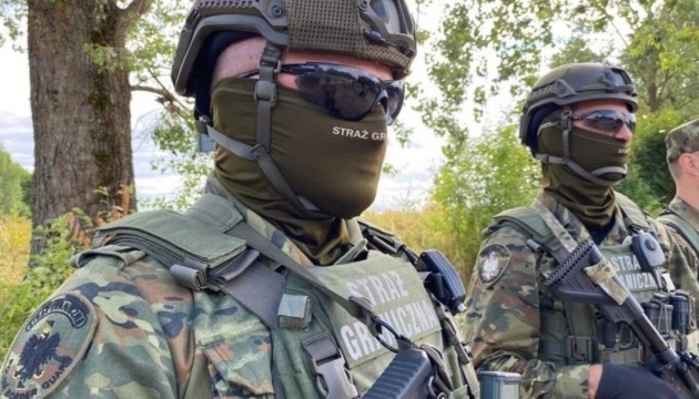Прикордонники показали збиття ударного дрона росіян у небі над Одещиною