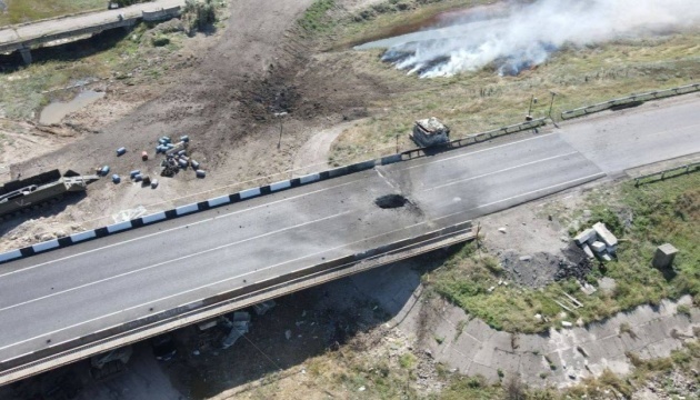 Invaders close Chongar Bridge, reverse traffic on another bridge - deputy