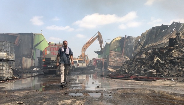 У Туреччині масштабна пожежа пошкодила 18 підприємств та офісів