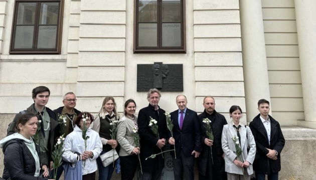 У Відні вшанували День народження Куліша покладанням квітів