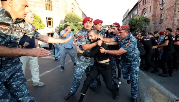 В Єревані пройшла акція з вимогою розблокувати Лачинський коридор, 14 учасників затримали