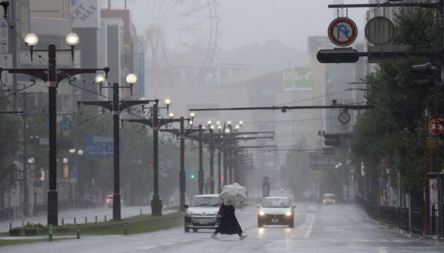 Тайфун «Ханун» знеструмив понад 17 тисяч господарств на острові в Японії