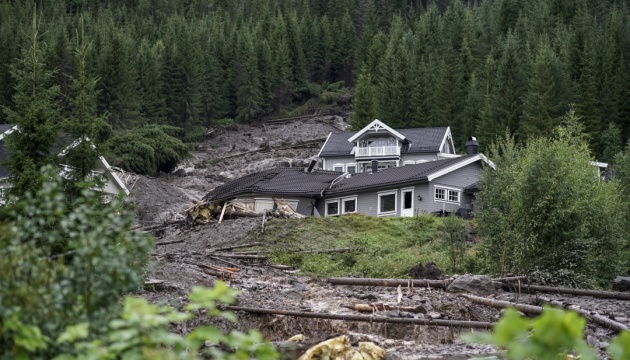 У Норвегії через негоду евакуювали понад 600 людей