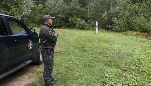 Литва закриє два КПП на кордоні з Білоруссю