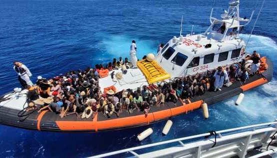Біля Італії затонуло судно з мігрантами - понад 40 загиблих