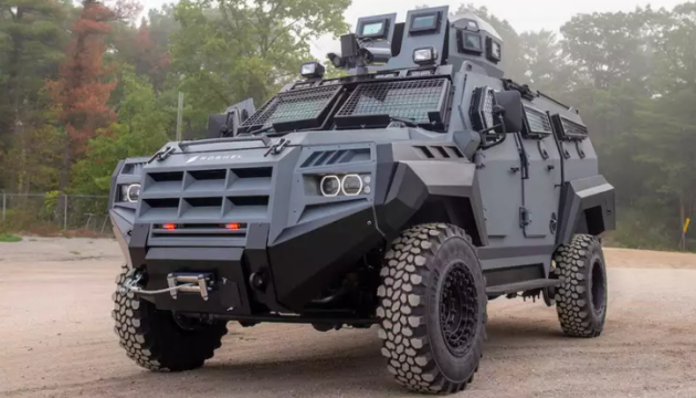 Ukraine's defense minister shows Rochel Senator armored vehicles received from Canada