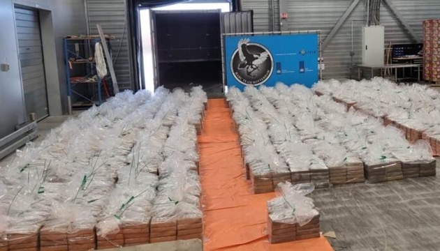 Нідерландська поліція виявила у контейнері з бананами рекордну партію кокаїну на €600 мільйонів