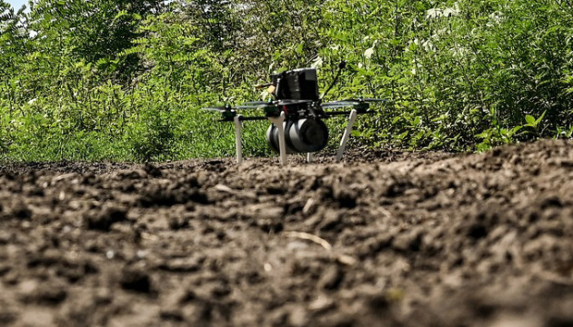 На Сумщині поблизу кордону за допомогою FPV-дронів знищили склади росіян