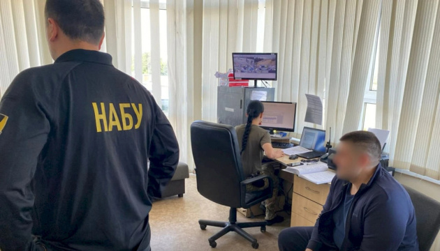 Підозрюваного у справі ПЛР-тестів екстрадували в Україну зі Словаччини