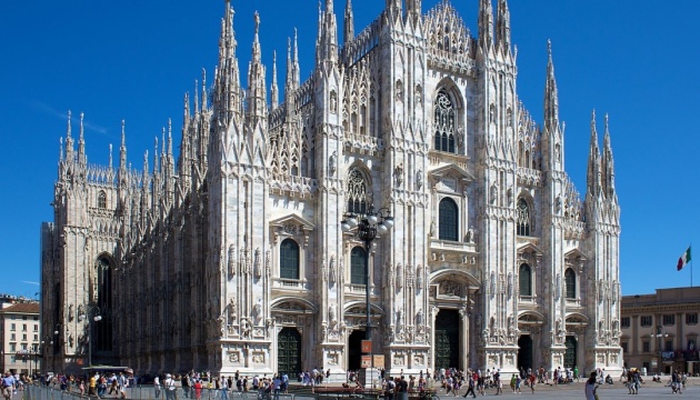 В Італії арештували двох французів, які видерлися на шпиль Міланського собору