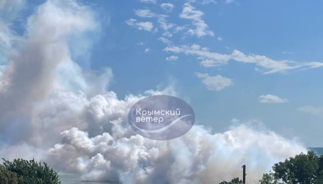 На Кримському мосту після вибухів створили димову завісу