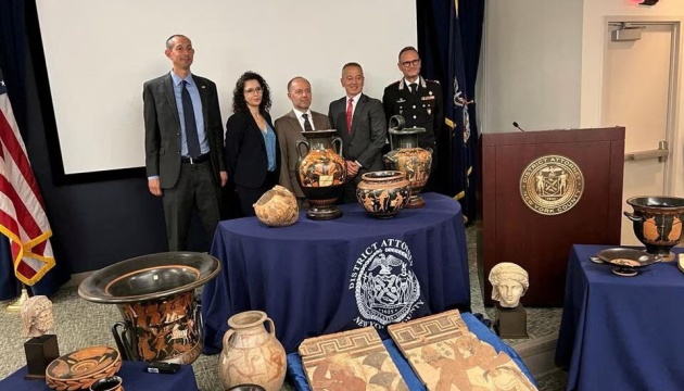 Італія повернула зі США понад двісті викрадених стародавніх артефактів