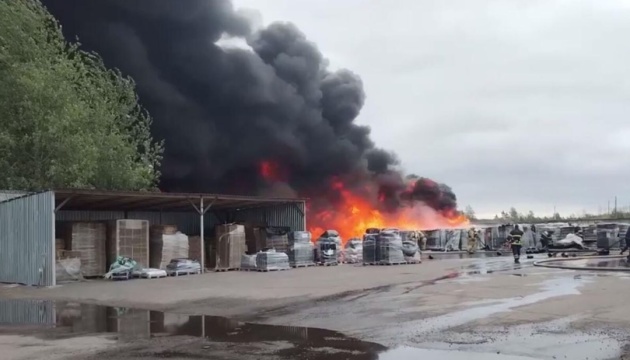 Під Москвою спалахнула масштабна пожежа