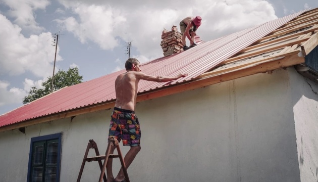 Полтавщина відновила 25 будинків у двох звільнених селах Херсонщини
