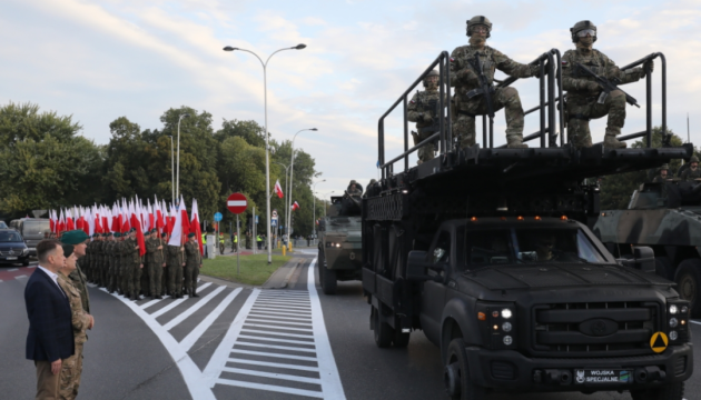 У Польщі на параді покажуть найновіше озброєння, зокрема, танки Abrams