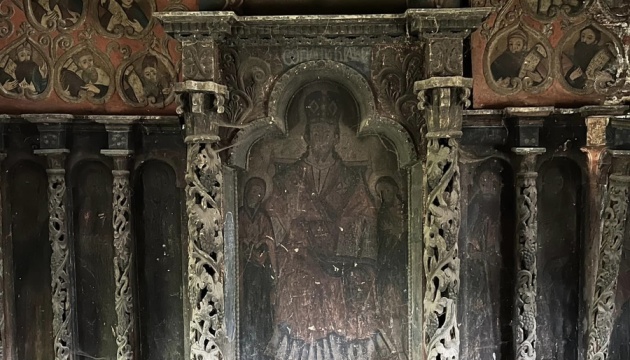 На Закарпатті реставрують унікальну готичну Шандрівську дерев'яну церкву