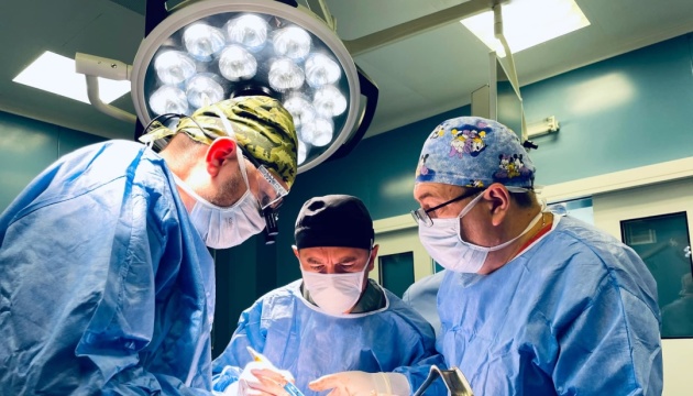 У Львові семирічному хлопчику трансплантували нирку в день його народження