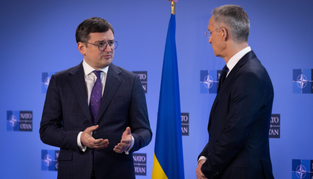 ＮＡＴＯ事務総長の立場は「ウクライナ領土放棄の代わりにＮＡＴＯ加盟はあり得ない」＝クレーバ宇外相