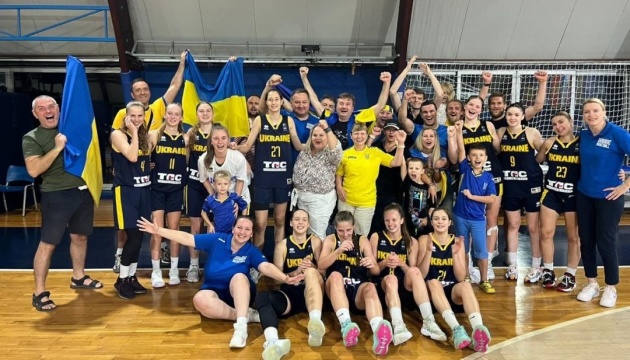 У Чорногорії українці відвідали змагання за участі юних українських баскетболісток