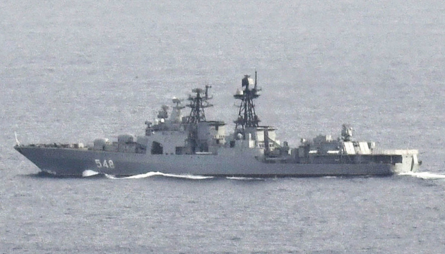 Поблизу Японії виявили одинадцять бойових кораблів Китаю і Росії