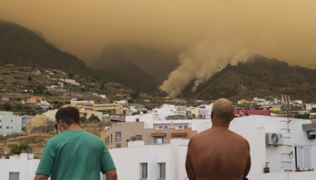 Площа пожежі на острові Тенерифе за добу збільшилася майже вдвічі