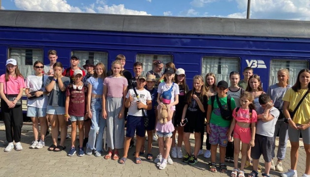 Діти з Херсонської області вирушили на відпочинок до Угорщини
