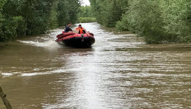 У Бурятії через руйнування дамби зупинили рух потягів