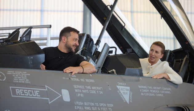 Zelensky visits Skrydstrup Air Base in Denmark